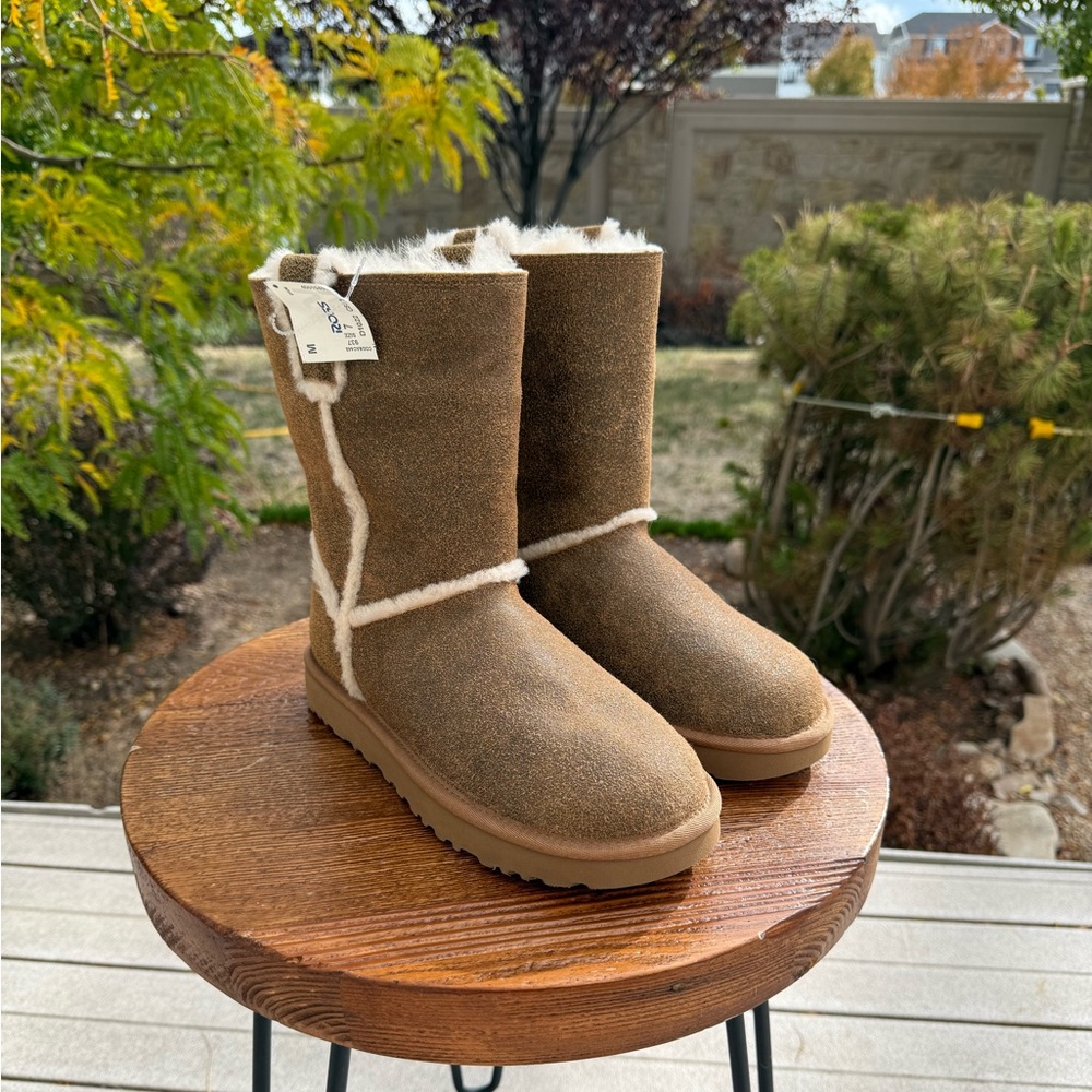 UGG Classic Brown Boots Size 7 NWT